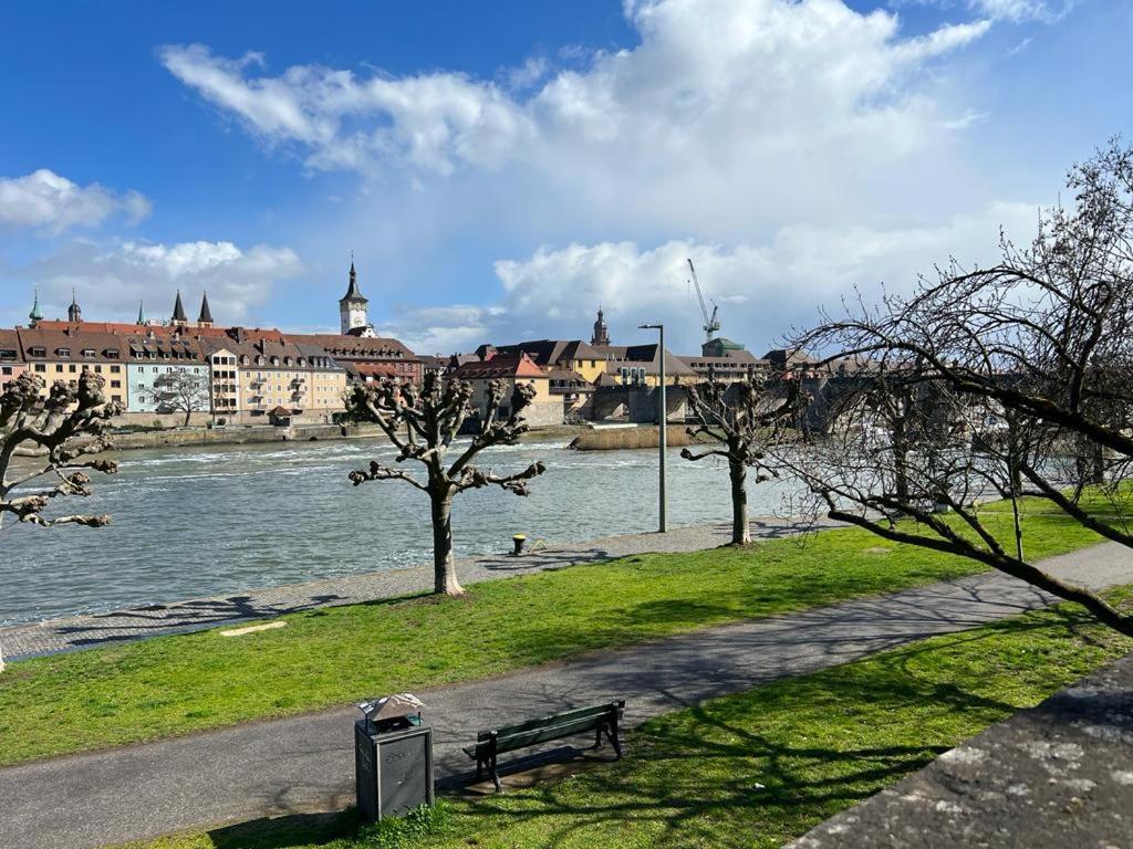 Stilvolle An Der Alten Mainbruecke Wurtzbourg